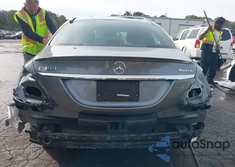 2018 Mercedes-Benz C 300 4Matic из США, поврежденный, VIN WDDWF4KB3JR385541